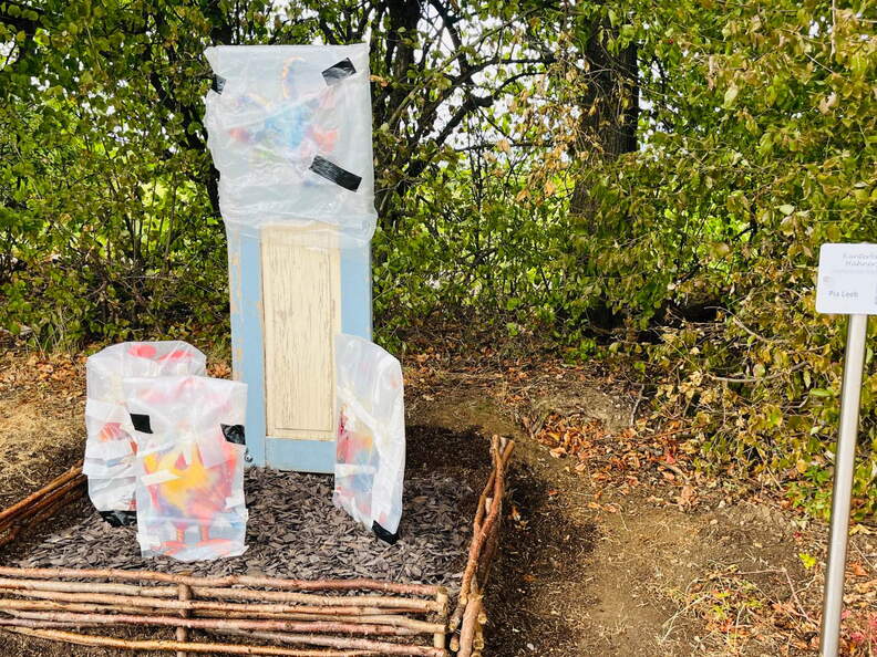 22-09-10 18-00-57 1978